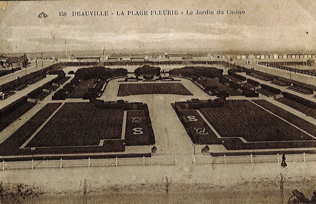 Ancienne photo de la plage Fleurie à Deauville