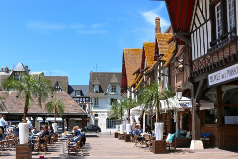 La place Morny à Deauville