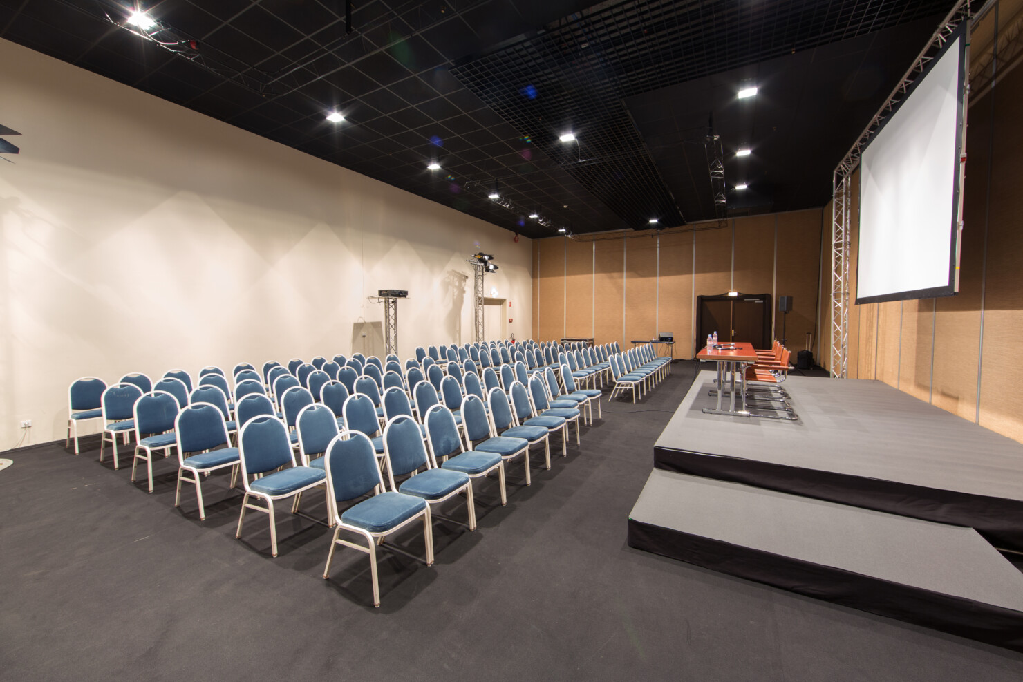 Goélette en conférence au CID Deauville