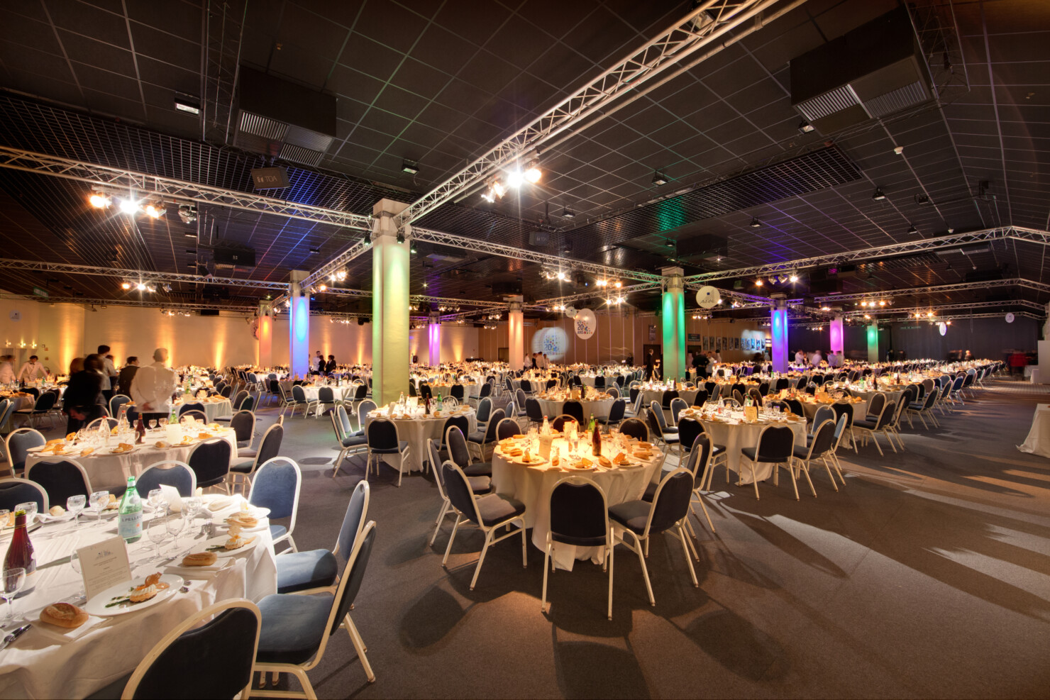 Restauration dans le hall 3 du C.I.D