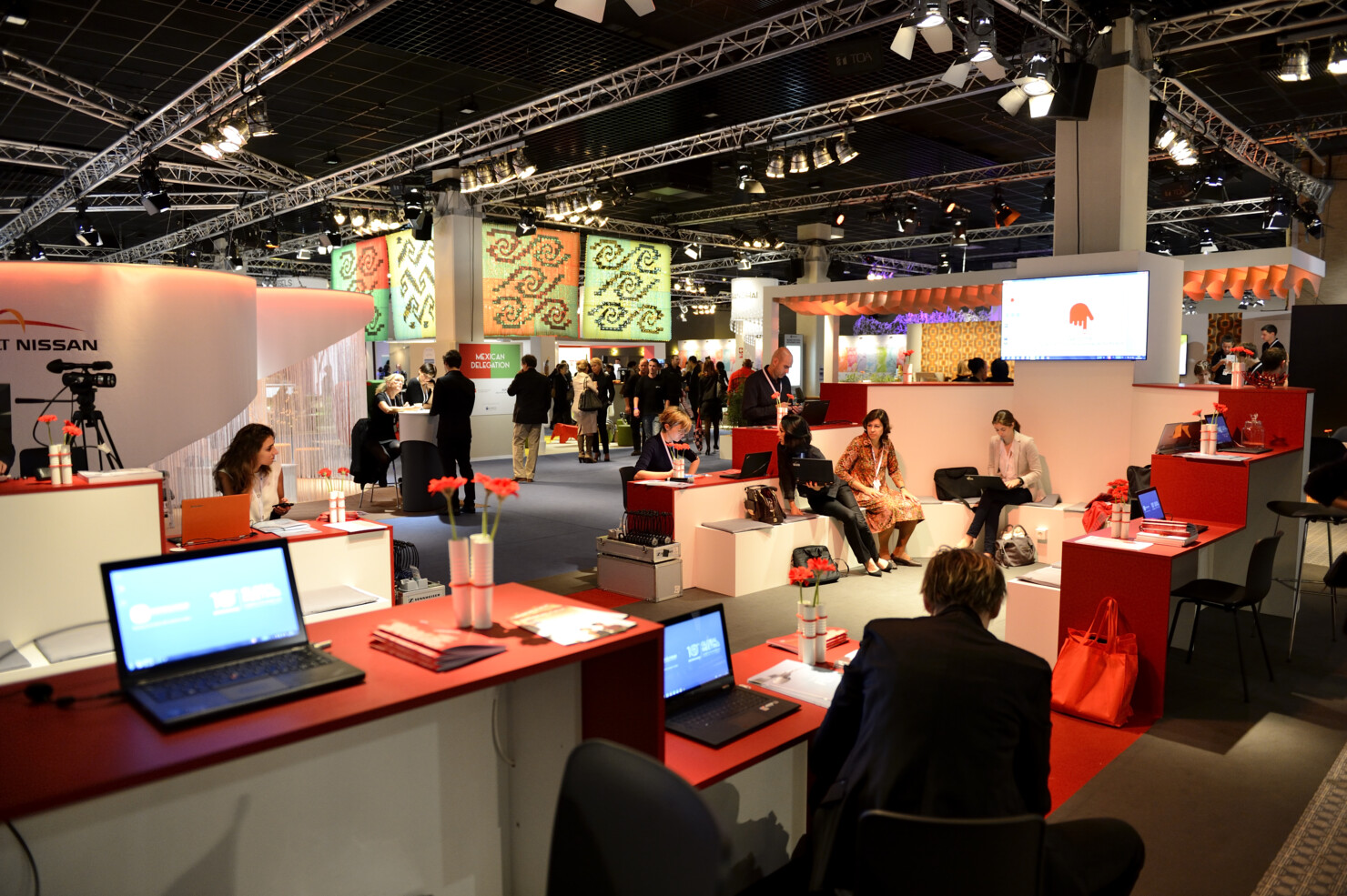 Forum dans les Halls 3 et 4 du CID Deauville