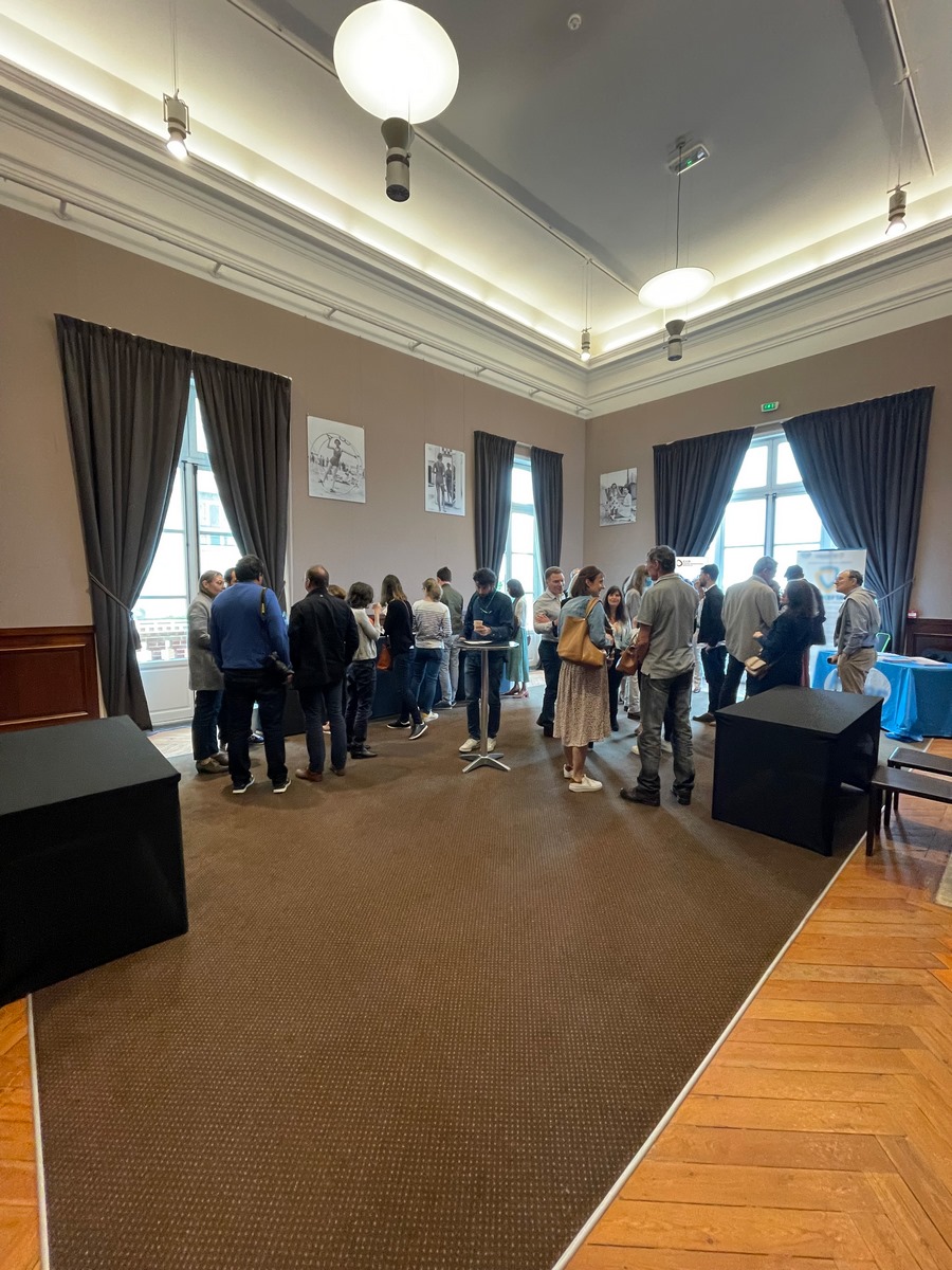 Réunion à la Villa Le Cercle