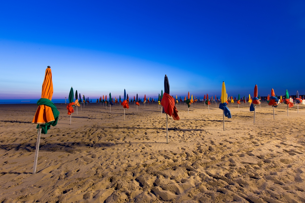 Les parasols de la plage de Deauville