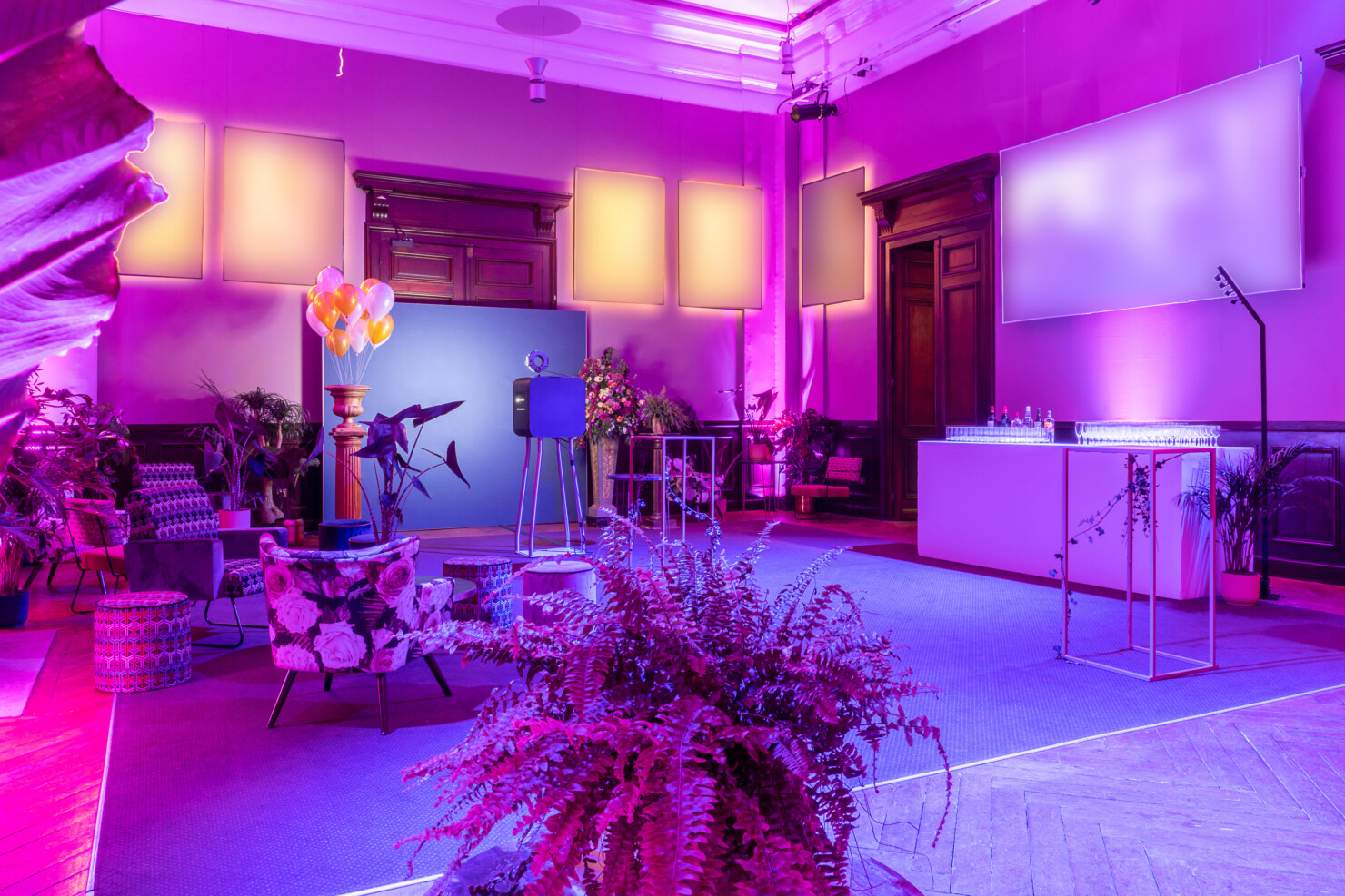 Le salon Casino lors d'une soirée à la Villa Le Cercle