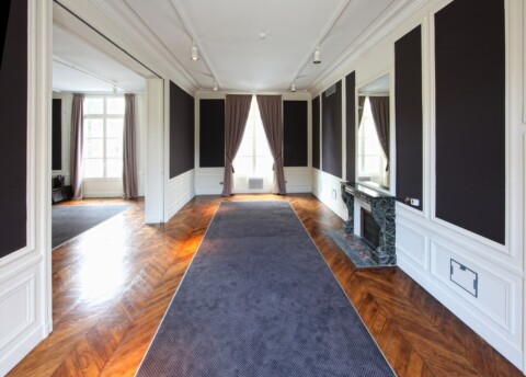 Salon sur cour à la Villa le Cercle Deauville