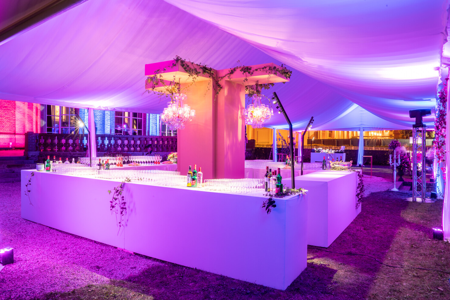 Tente installée dans le jardin de la Villa le Cercle Deauville