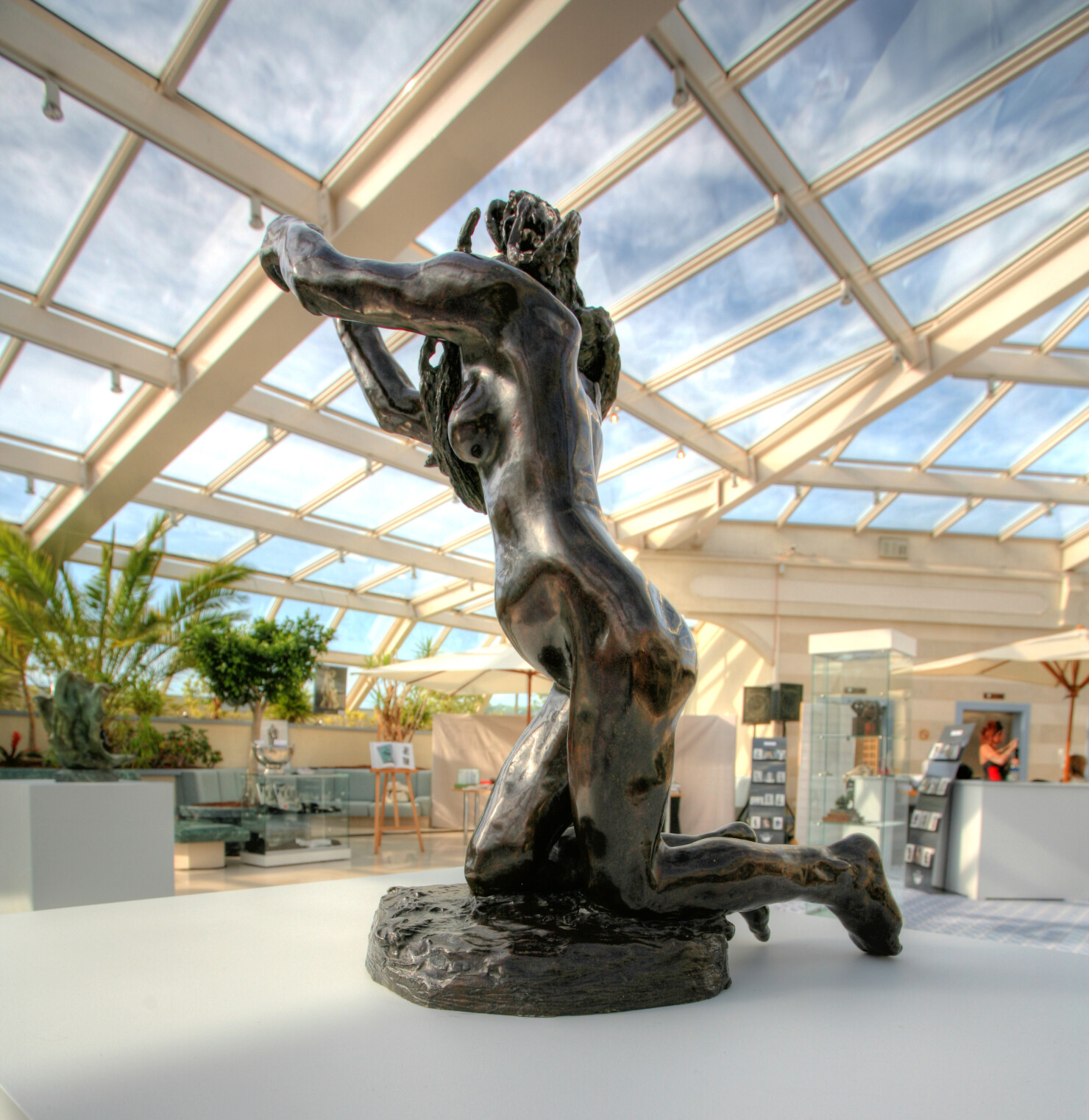 L'implorante de Camille Claudel sous la verrière du CID Deauville